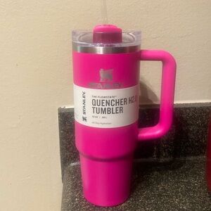 NWT Stanley 30 oz Camelia